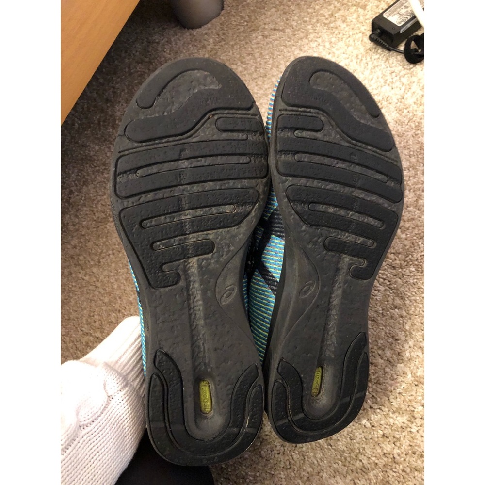 ASICS Shoes - Picture 4 of 4